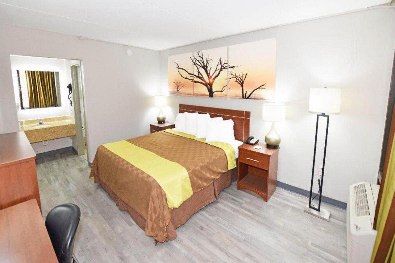 Days Inn By Wyndham Midland Extérieur photo