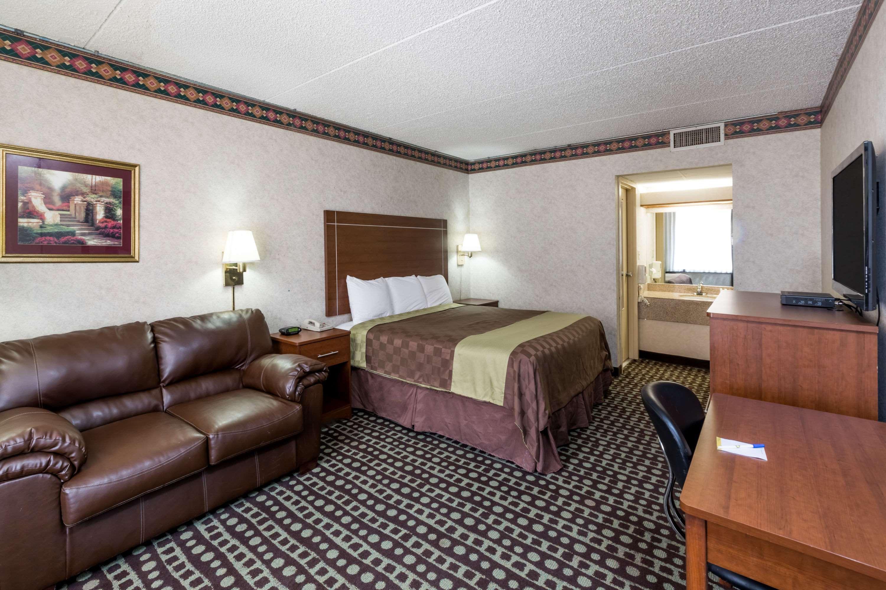 Days Inn By Wyndham Midland Extérieur photo