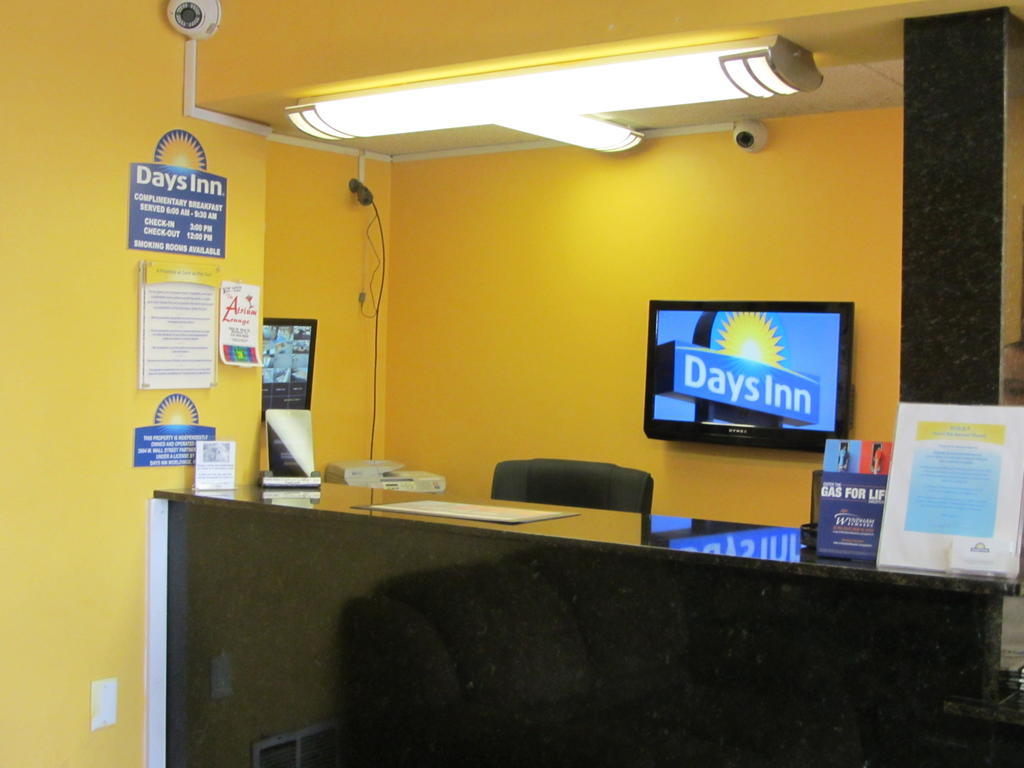 Days Inn By Wyndham Midland Extérieur photo